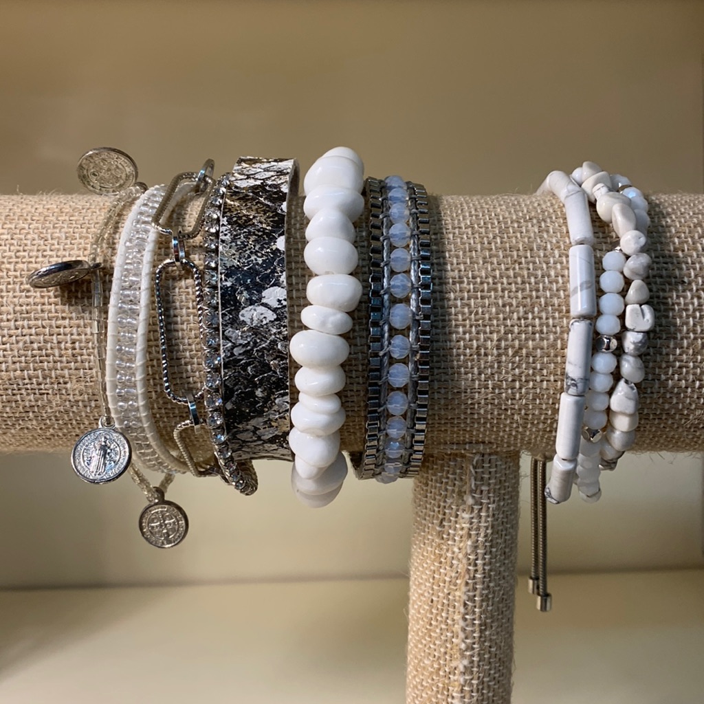 Set Of 2 Victoria Emerson Bracelets 30$